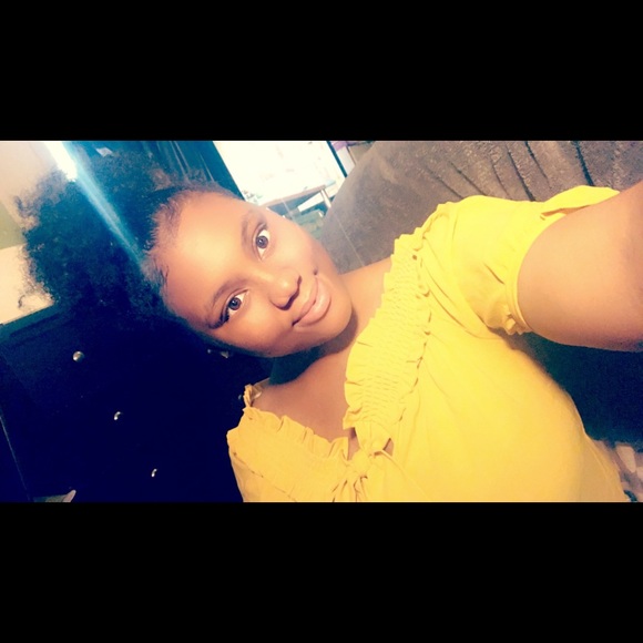 Meet your Posher, Tiera - Picture 1 of 1